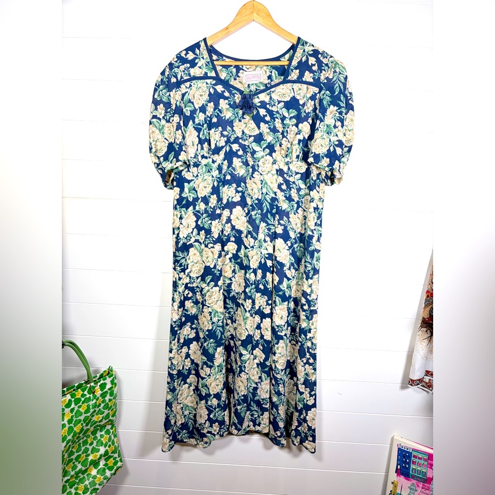 Vintage Lisa Petites Floral Blue Dress Guesstimate Size Medium